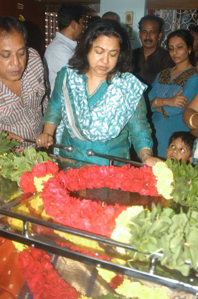 Actress Gandhimathi Dead Funeral Photos | Picture 73098